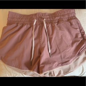 Lululemon choose a side short size 6